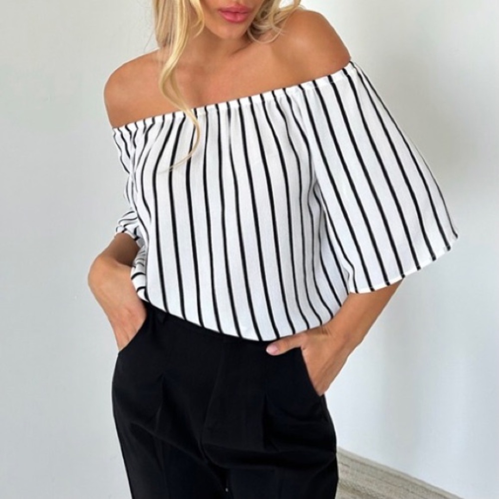 Ambiance Women’s Black & White Vertical Stripe Off Shoulder Blouse Size Small